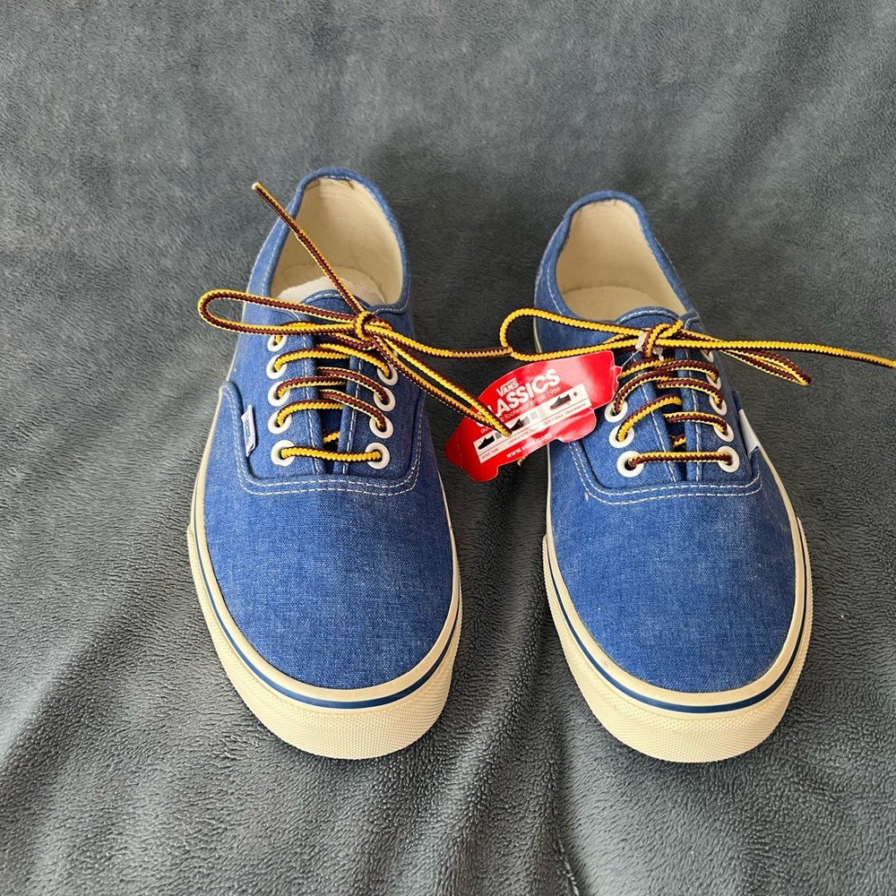 Vans Authentic low Royal Blue sneaker. Brand new Men’s 8 and Women’s 9.5.